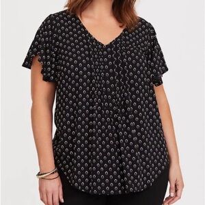 Torrid Black Short Sleeve Geometric Printed Blouse Shoulder Detail Women Sz 0